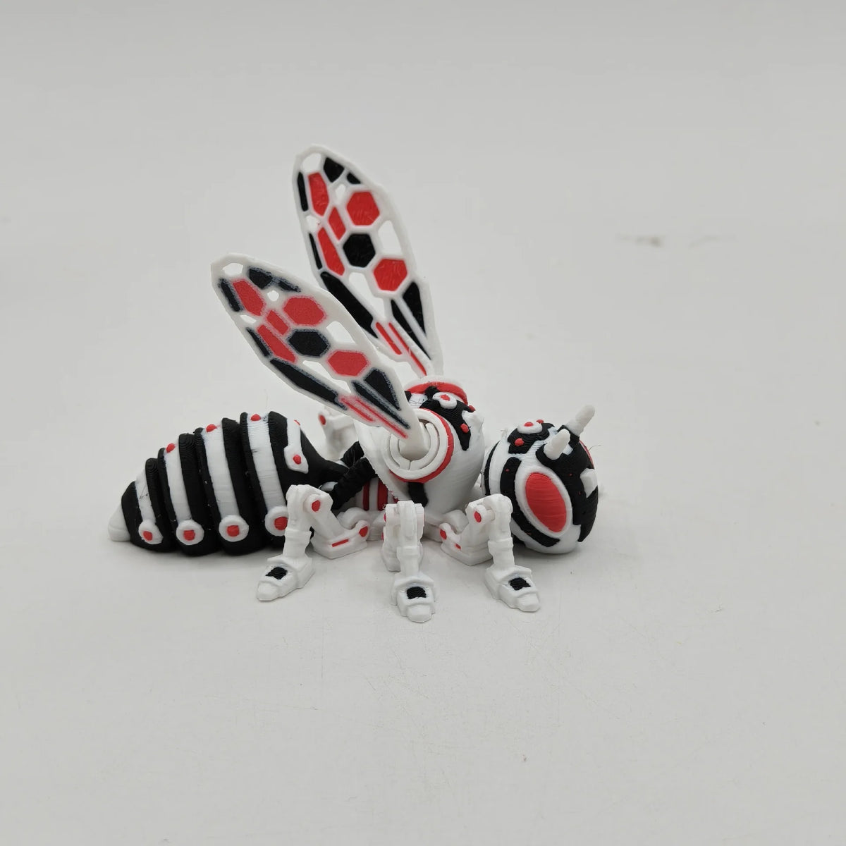 3D Printed Articulated Action Bee - Cute Desktop Fidget Toy